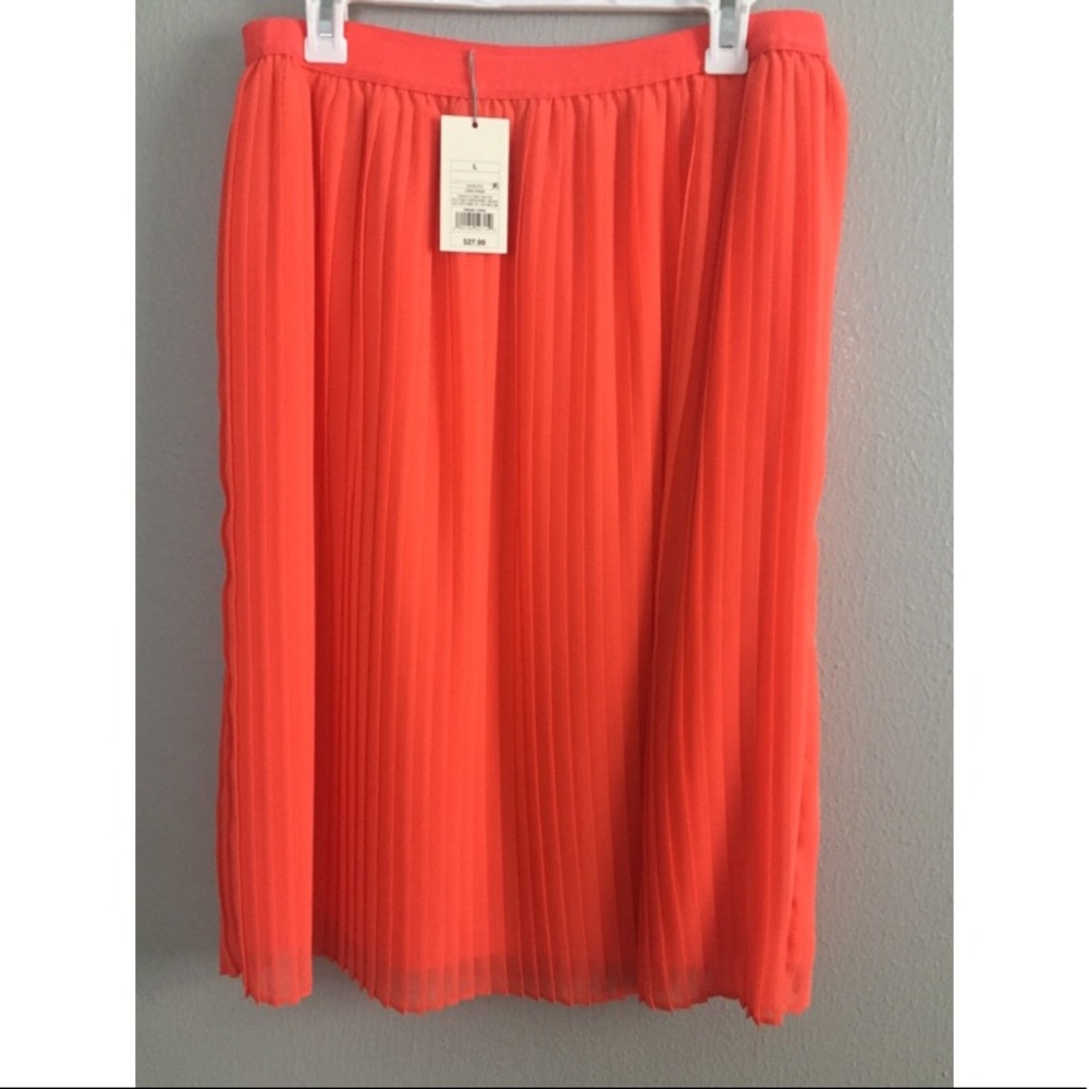 Coral Accordion Pleat Skirt